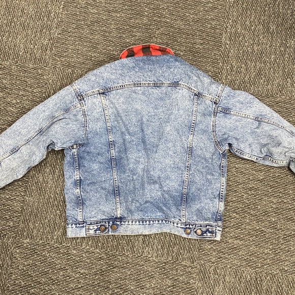 Levi’s Denim Jacket - Picture 6 of 10